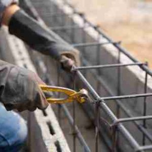 steel bar on site of construction ACANALADORA 4 DISCOS 1500W 8500 RPM INGCO WLC15008